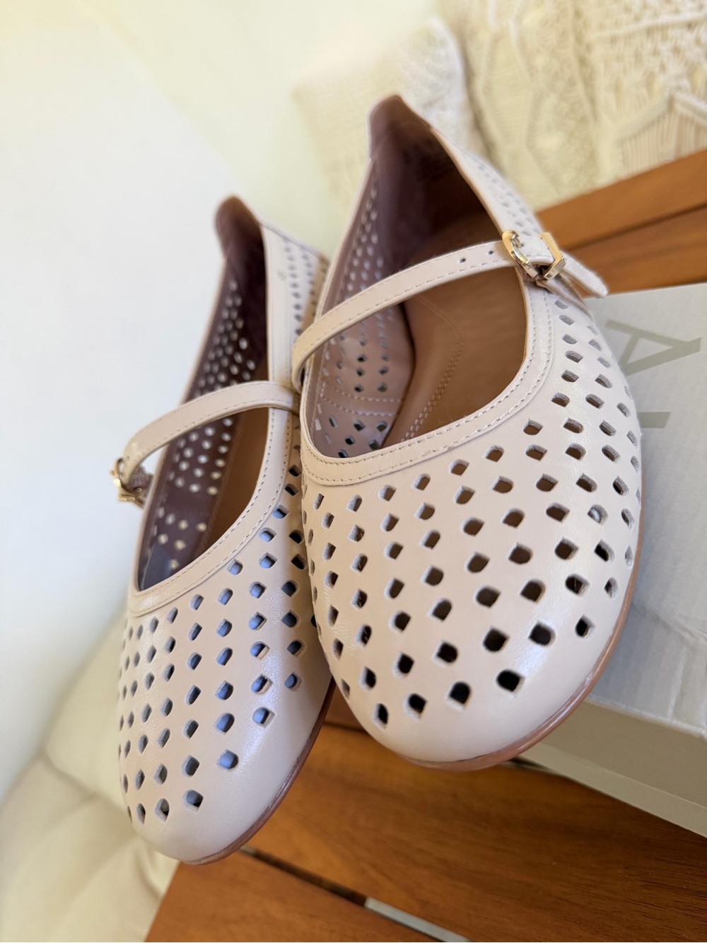 NATURALIZER ARIA FLAT SHOE - Picture 10 of 11